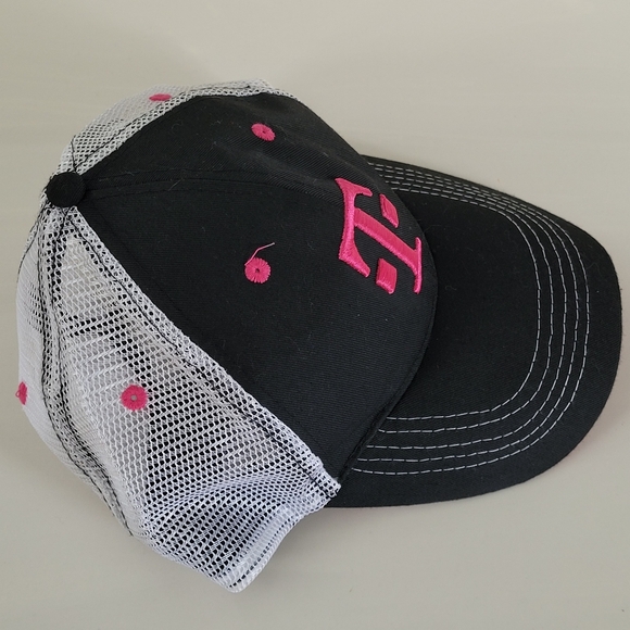 T-Mobile Hat Trucker Style Snapback Black, Embroidered Pink Logo & White Mesh - Picture 2 of 12